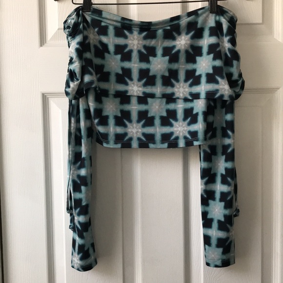 NWT UO Shannon Off-The-Shoulder Top - Picture 8 of 9